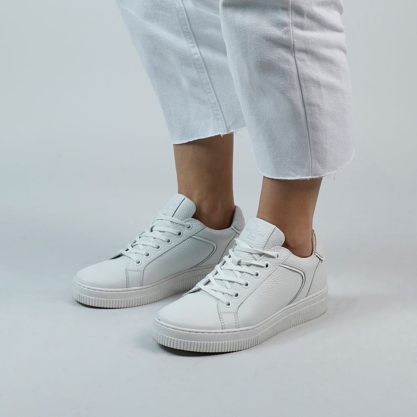 Witte leren sneakers