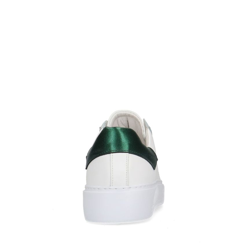 Weiße Ledersneaker mit grünen Metallic-Details