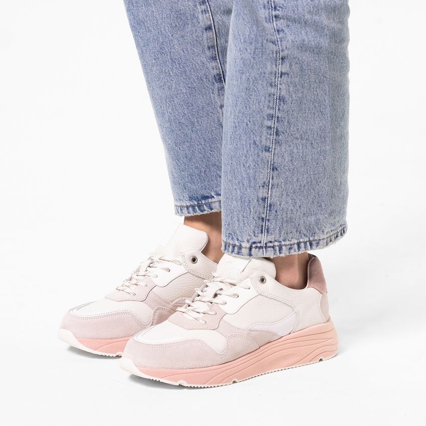 Witte leren sneakers met roze zool