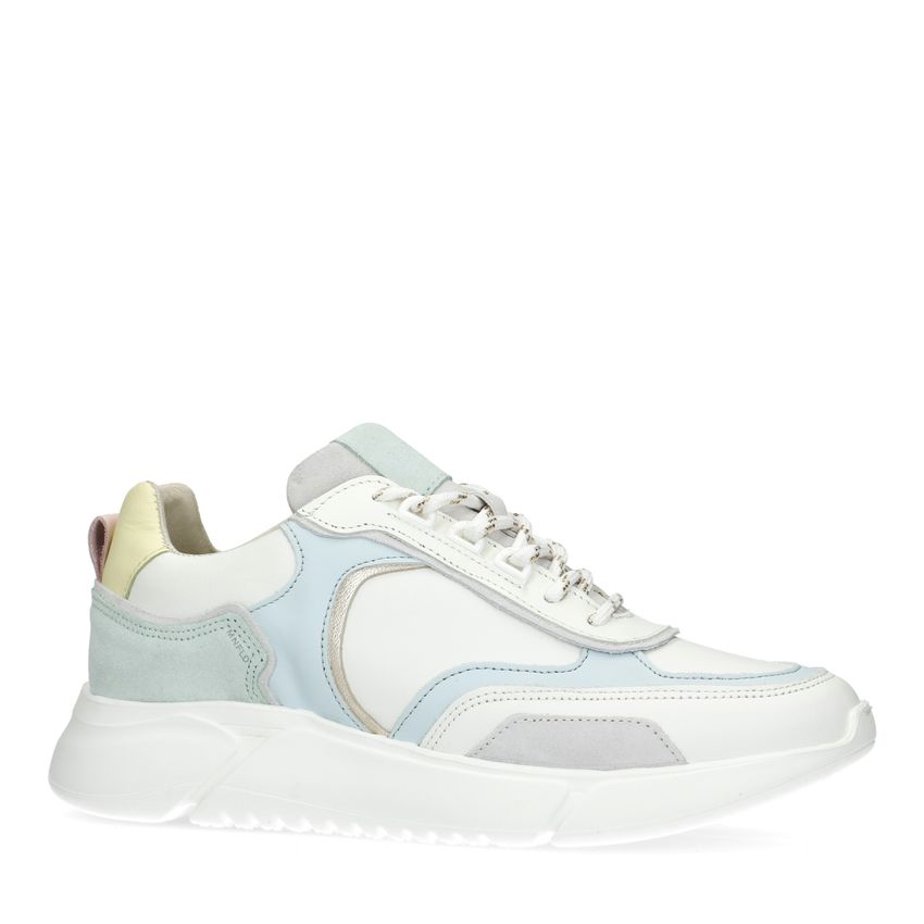 Weiße Sneaker mit blauen Details