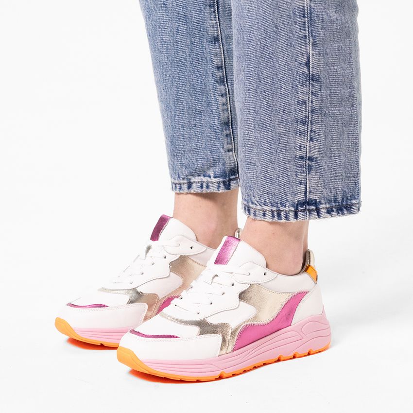 Witte leren sneakers met roze en metallic details