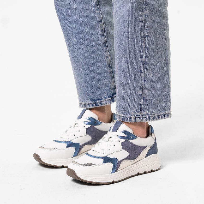 Witte leren sneakers met blauwe details