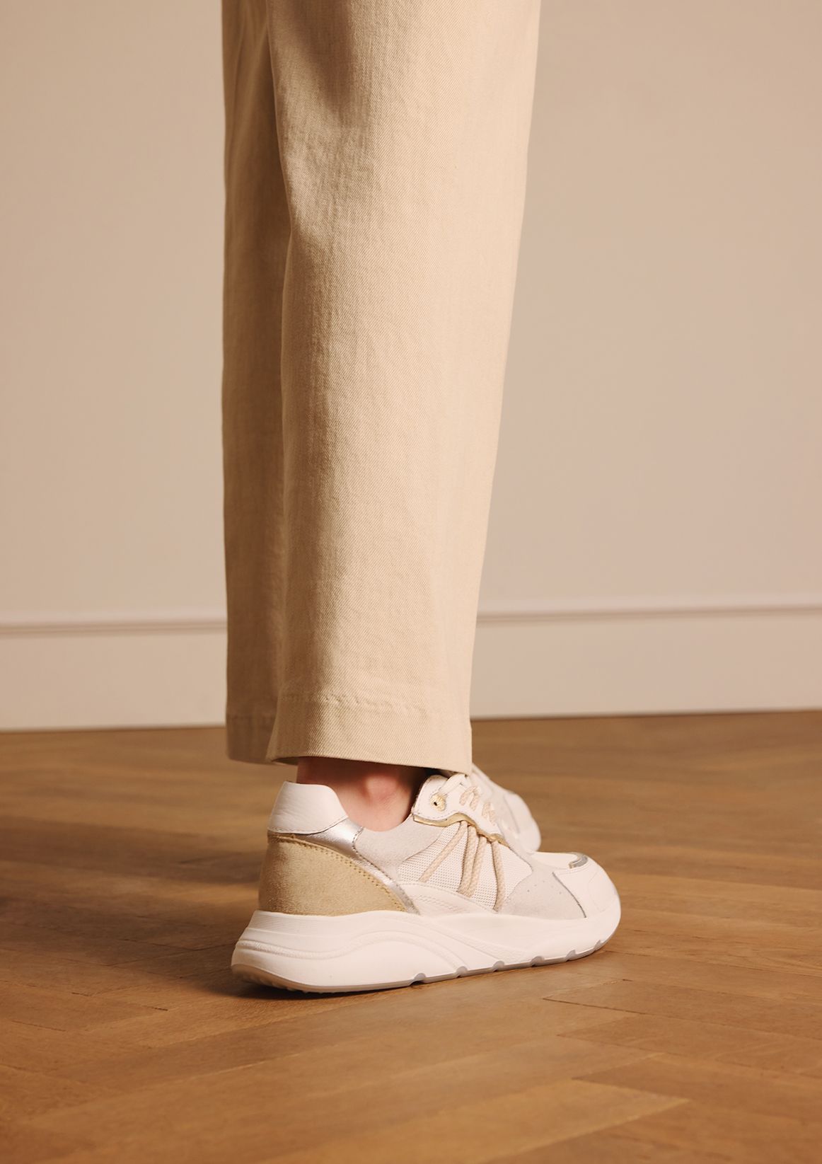 Witte leren sneakers