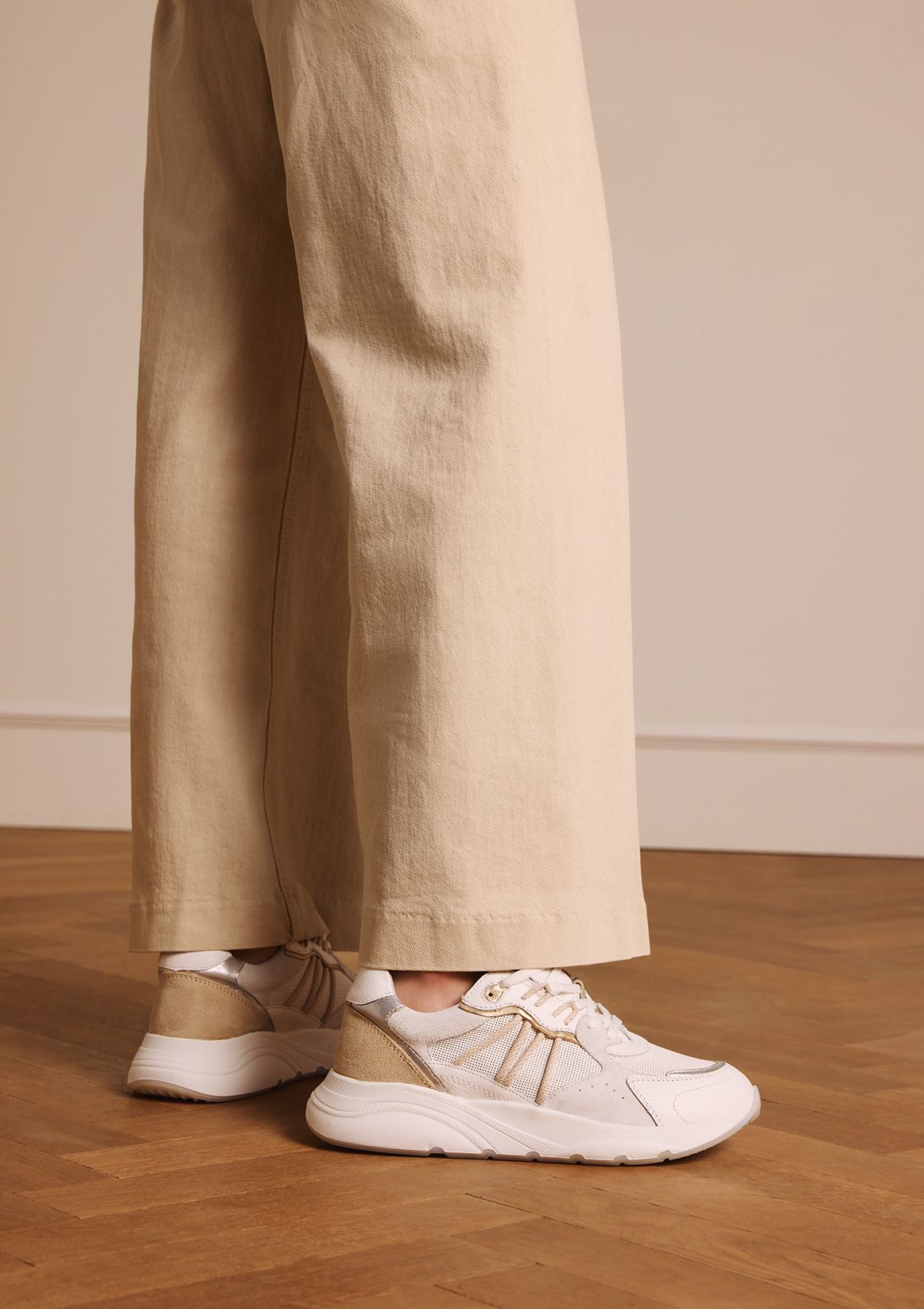 Weiße Ledersneaker