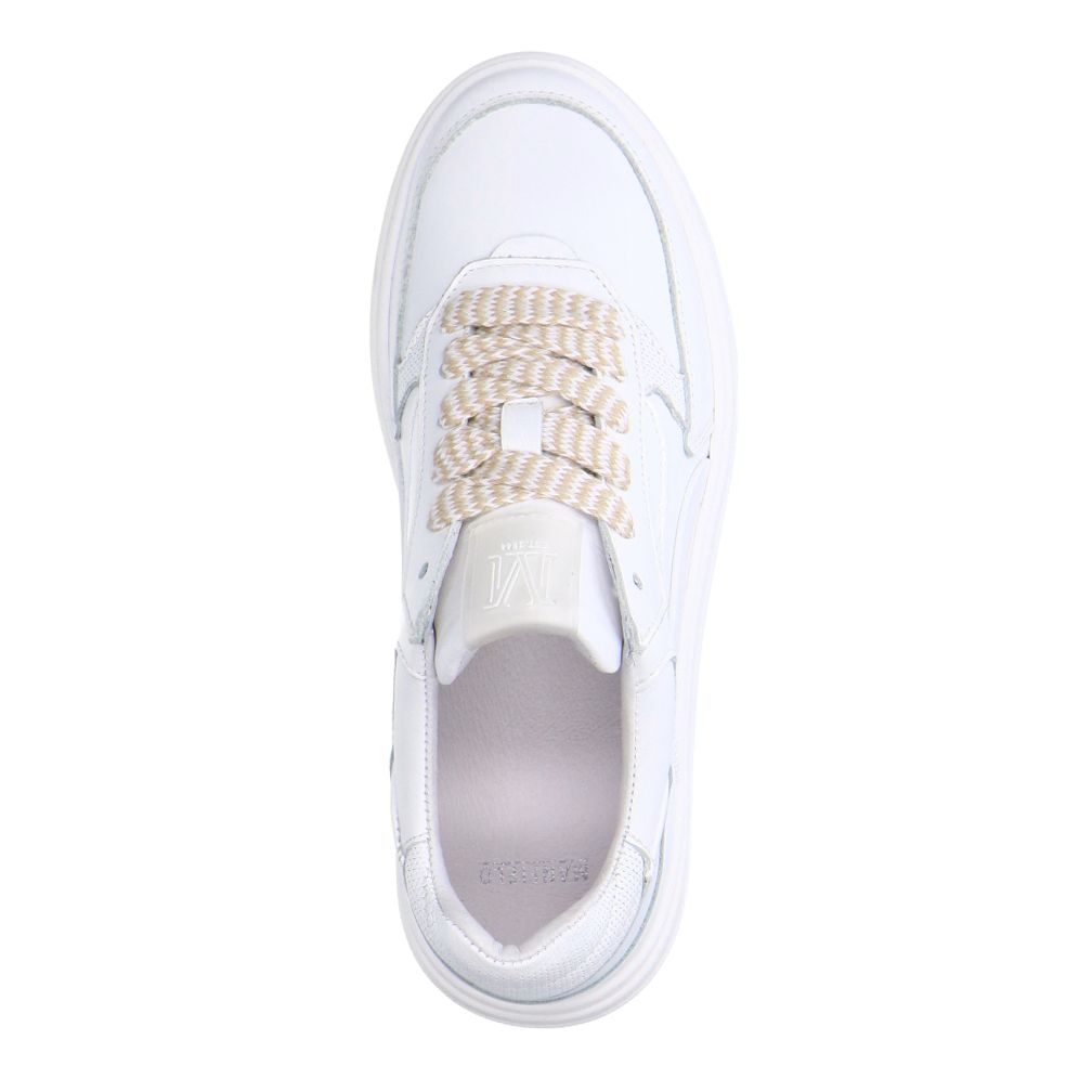 Witte leren sneakers