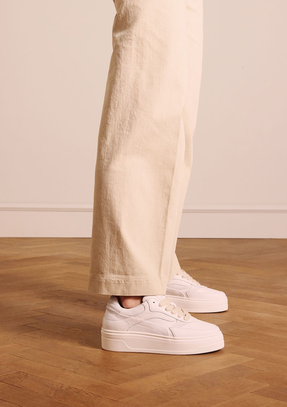 Witte leren sneakers