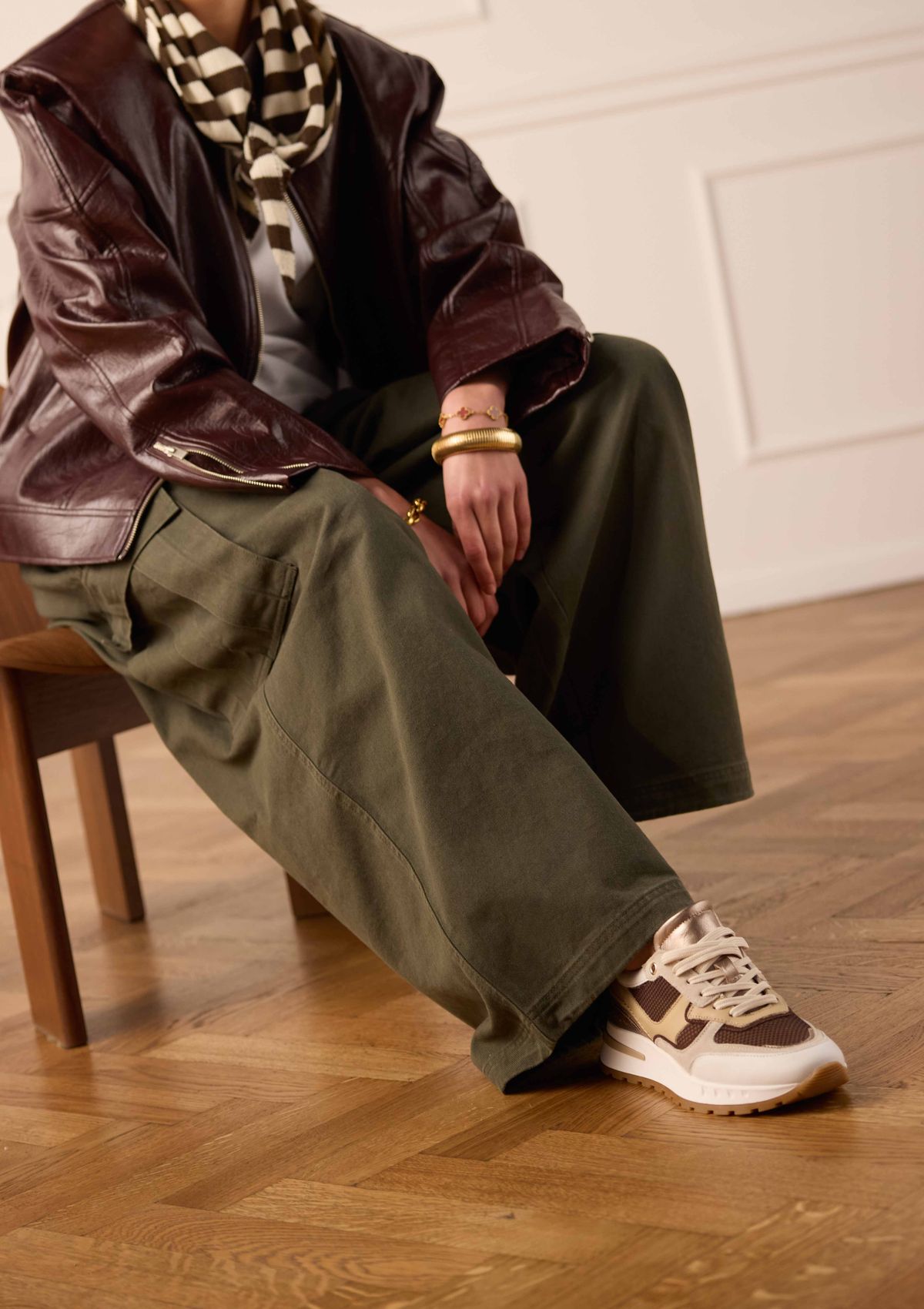 Beige leren sneakers met multicolor details
