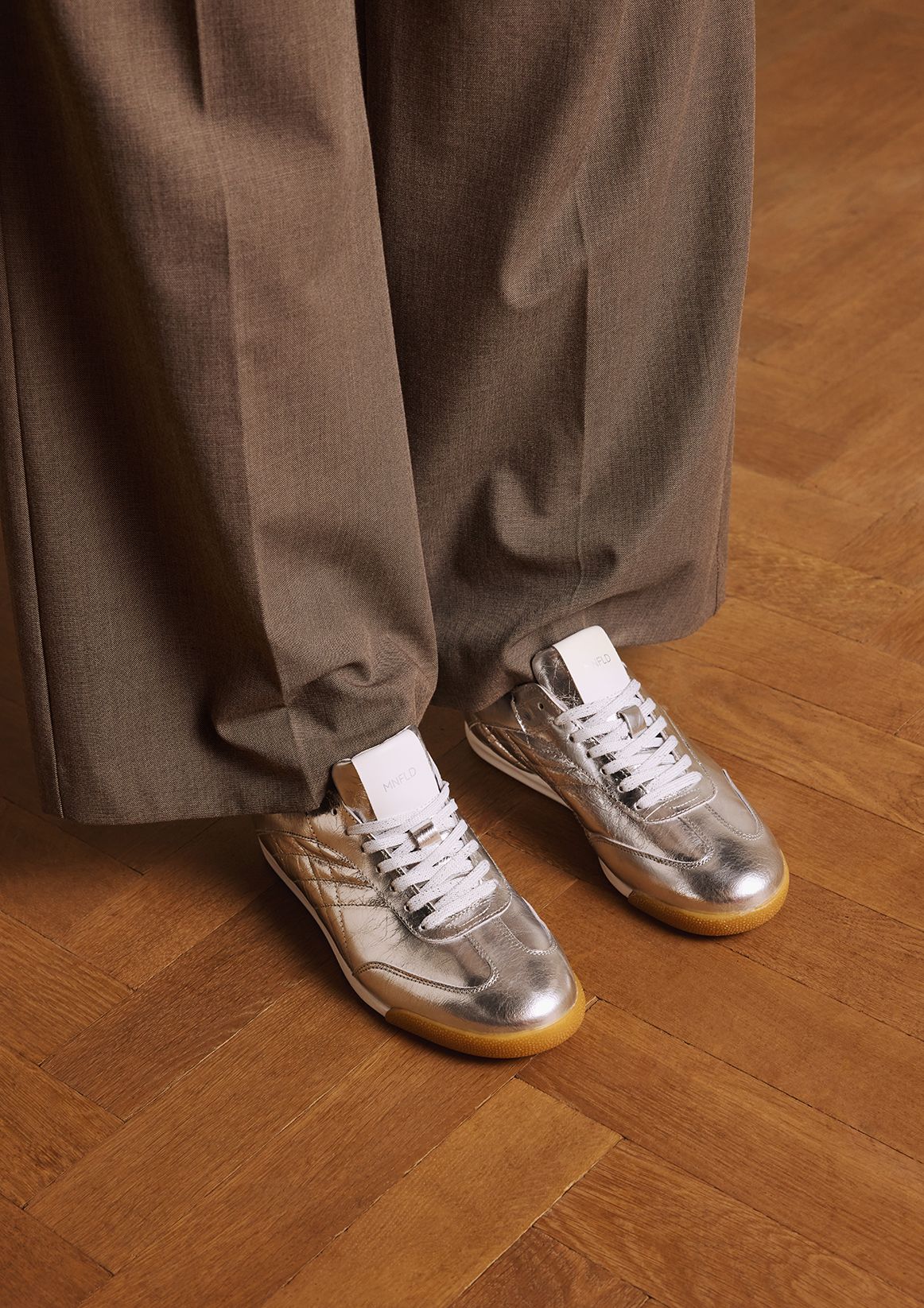 Zilveren leren metallic sneakers