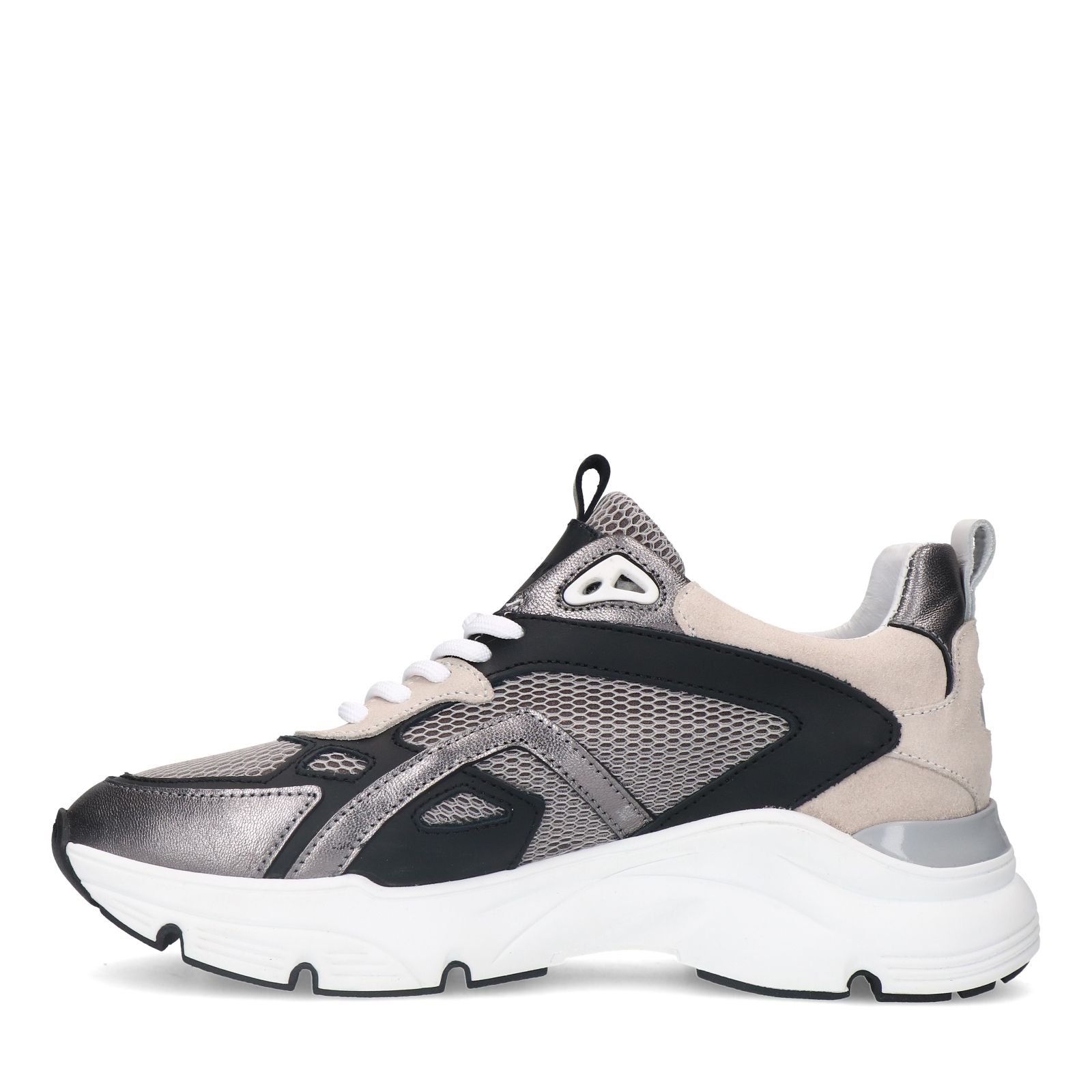 Zilverkleurige leren sneakers met mesh details