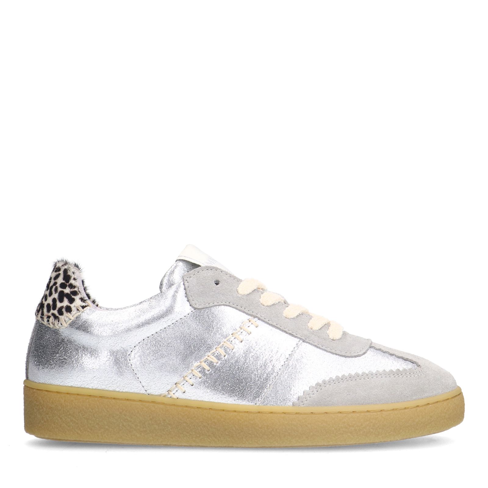 Silberfarbene Ledersneaker mit Leo-Details
