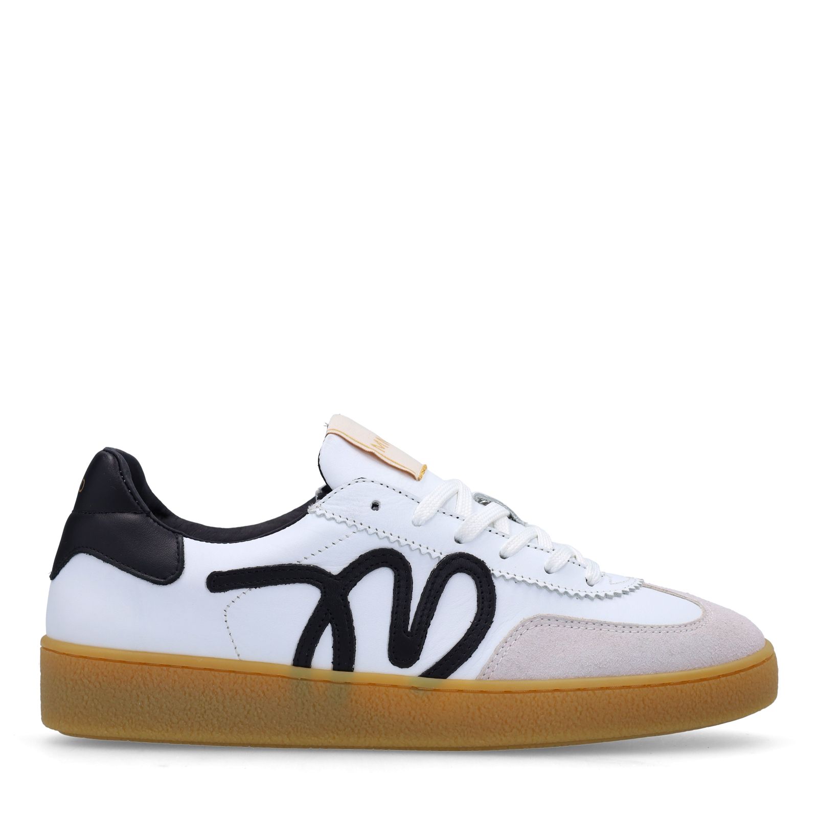 Weiße Ledersneaker mit schwarzen Details