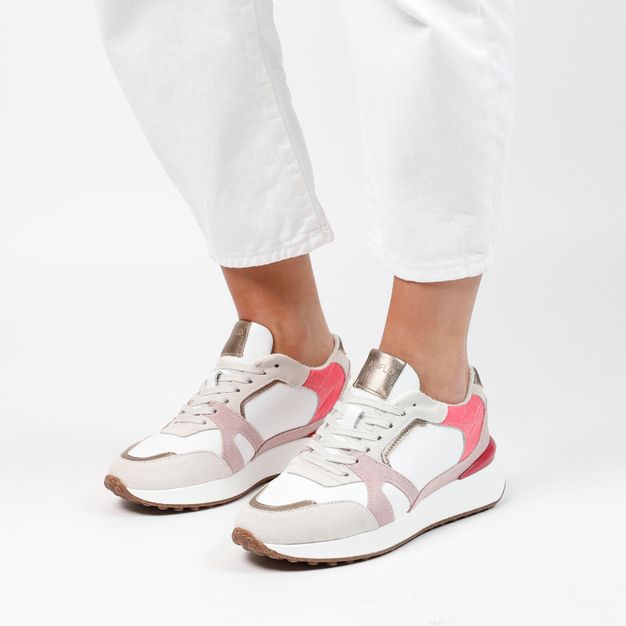 Witte leren sneakers met roze details