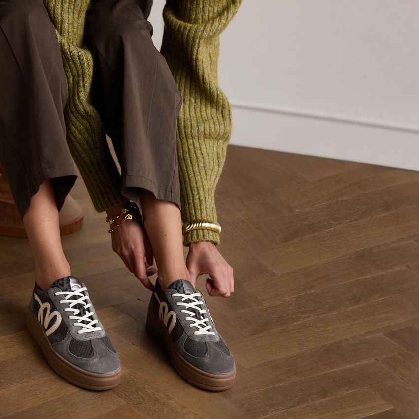 Graue Veloursleder-Sneaker