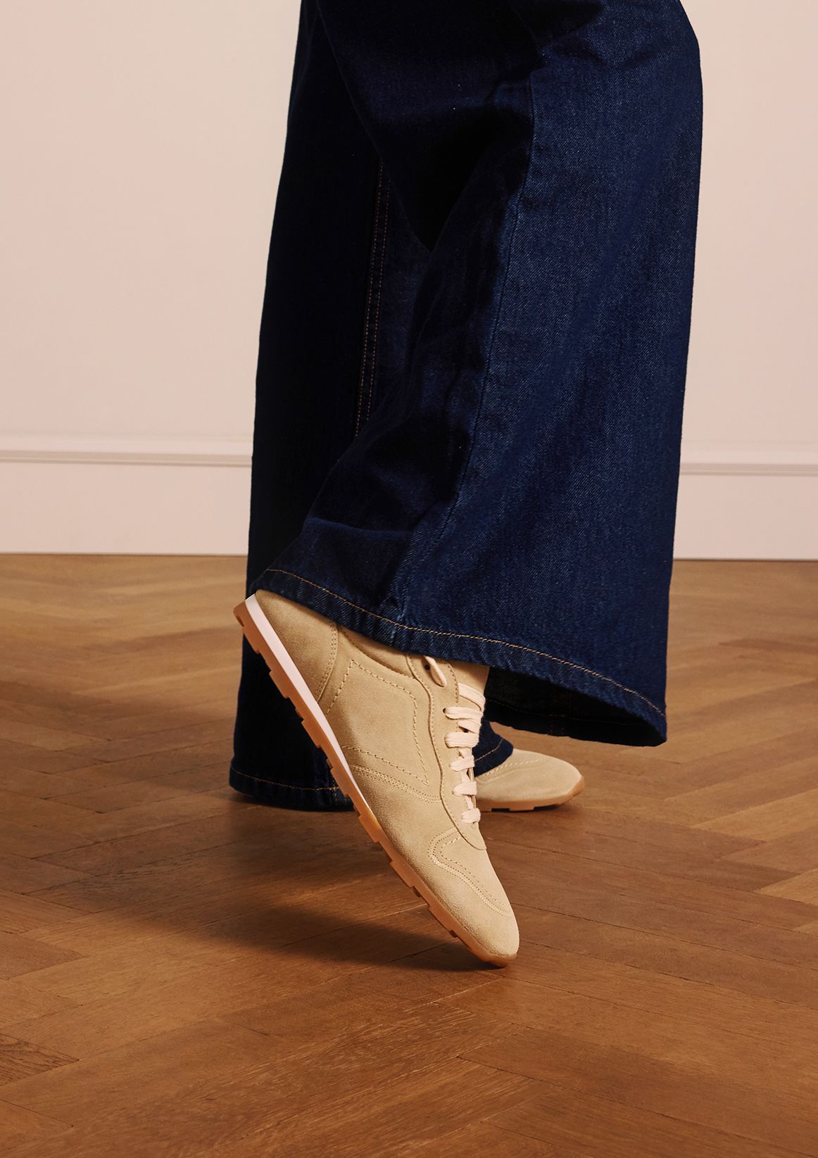 Beige suéde sneakers