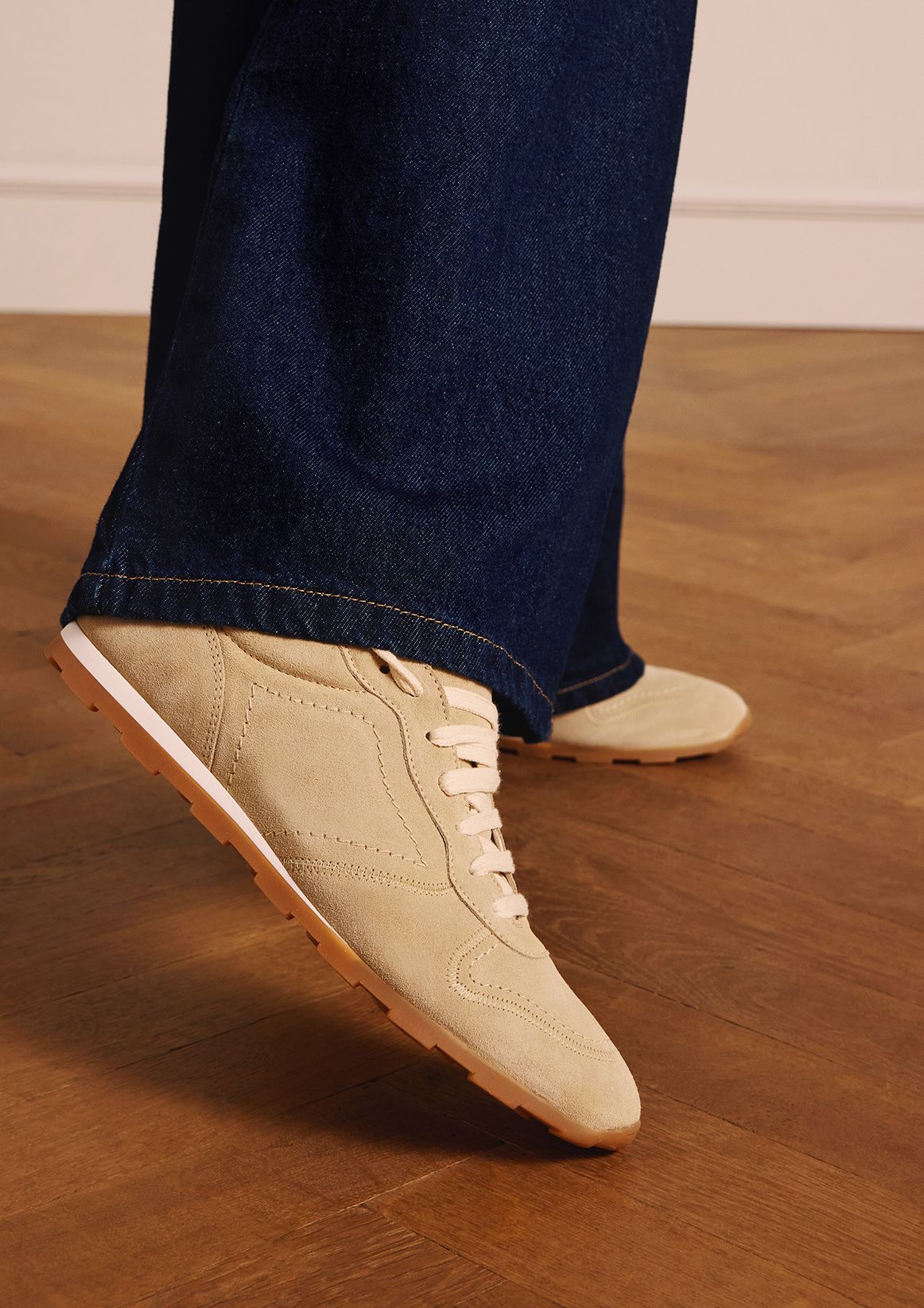 Beige suéde sneakers