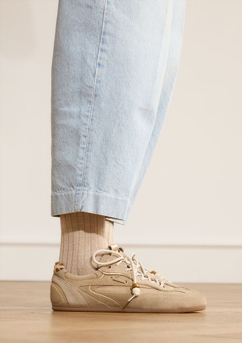 Beige suède sneakers