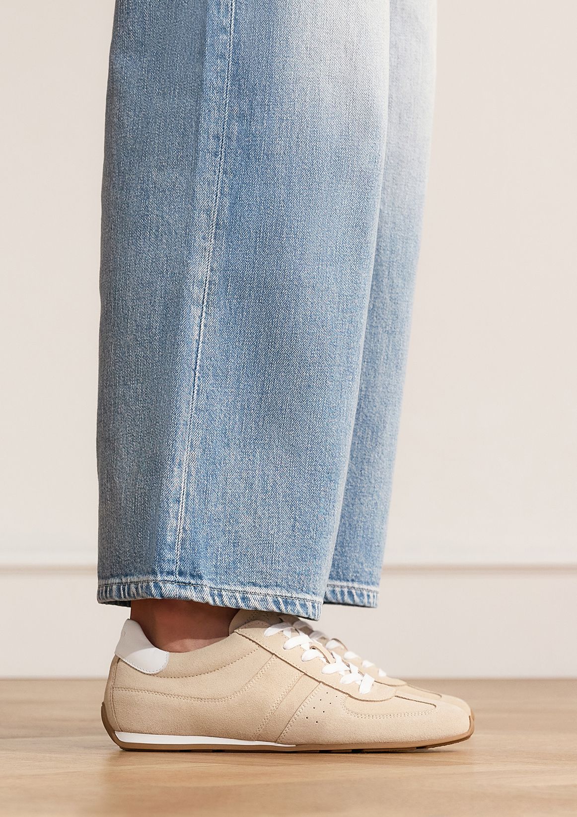 Taupe suède sneakers