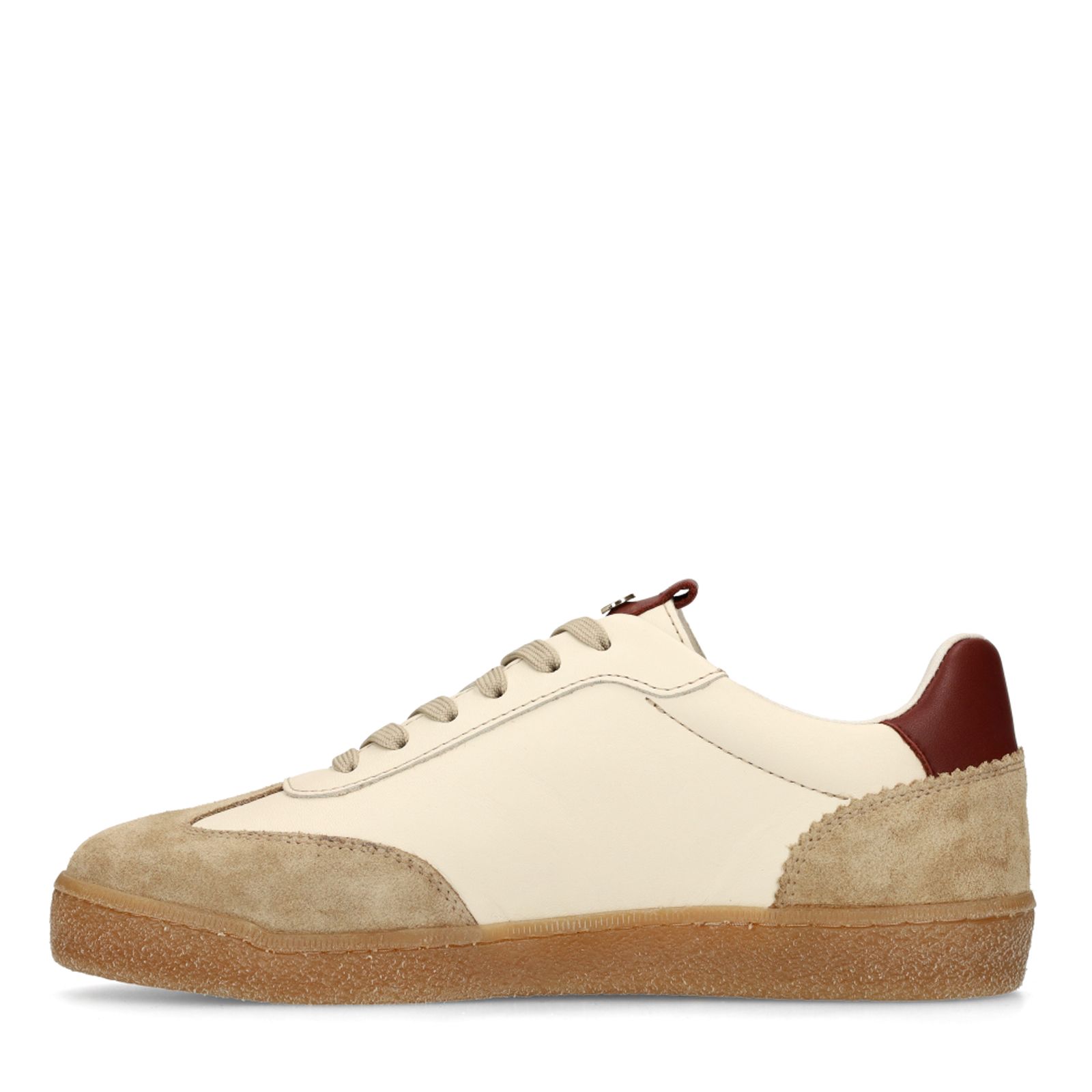 Beige sneakers met burgundy details