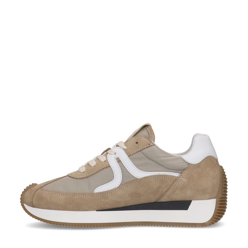 Beige suède sneakers met leren details