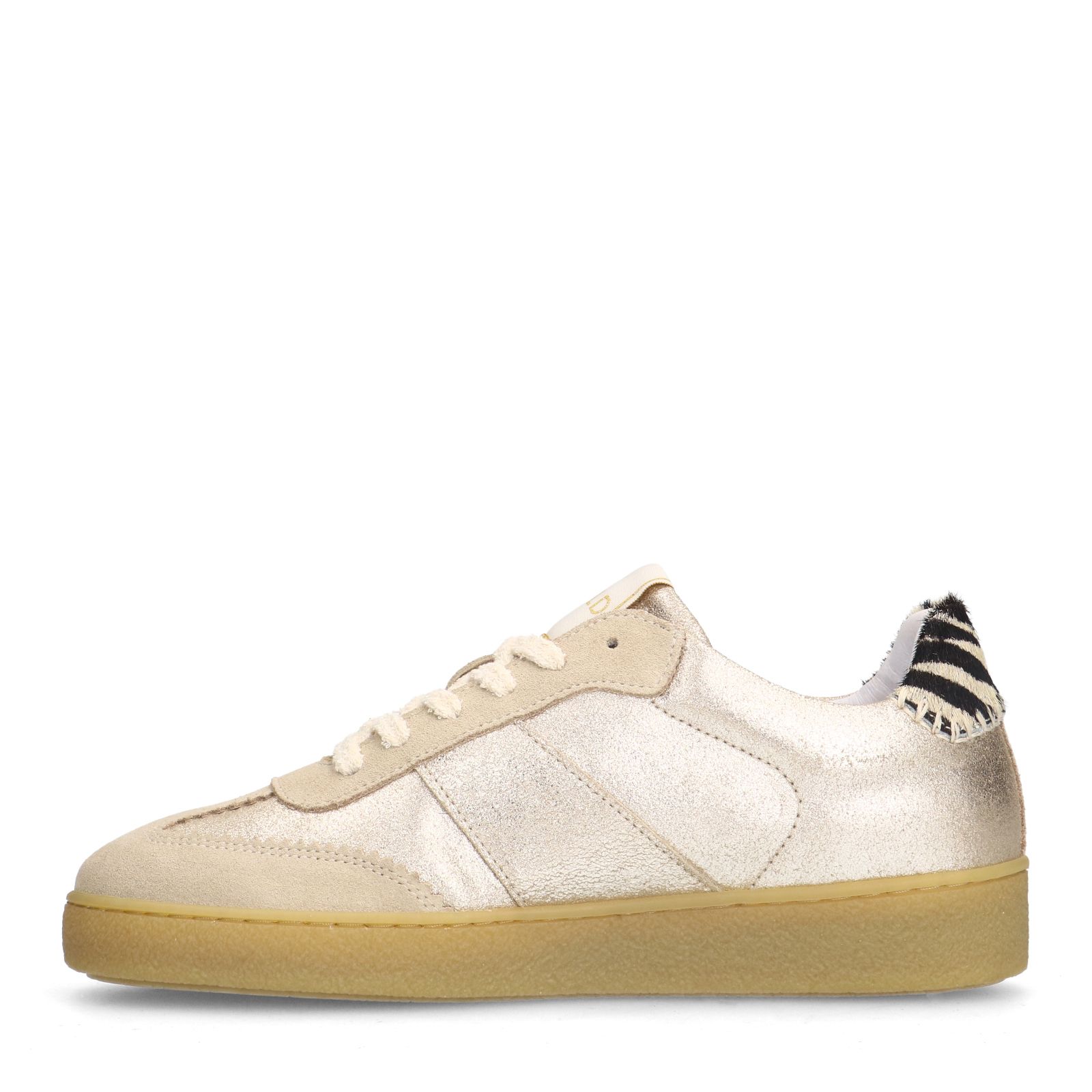 Goldfarbene Ledersneaker