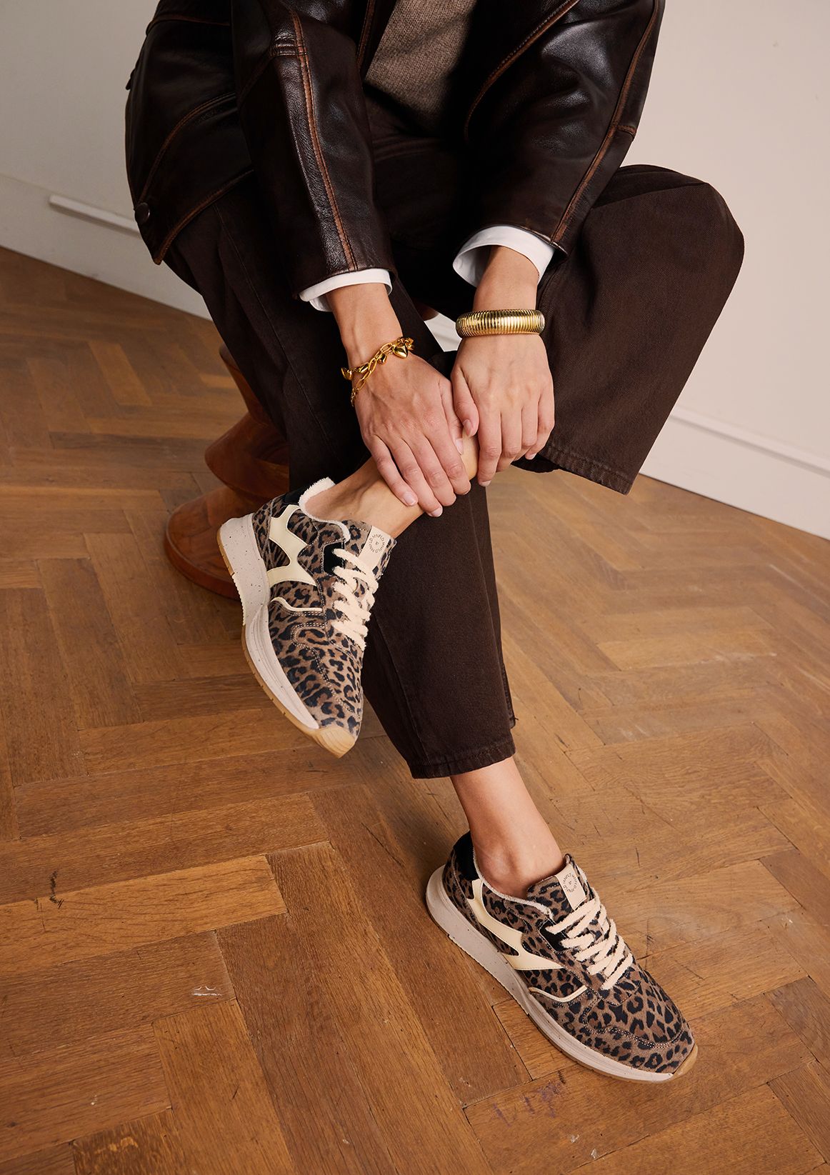 Veloursleder-Sneaker mit Leoprint
