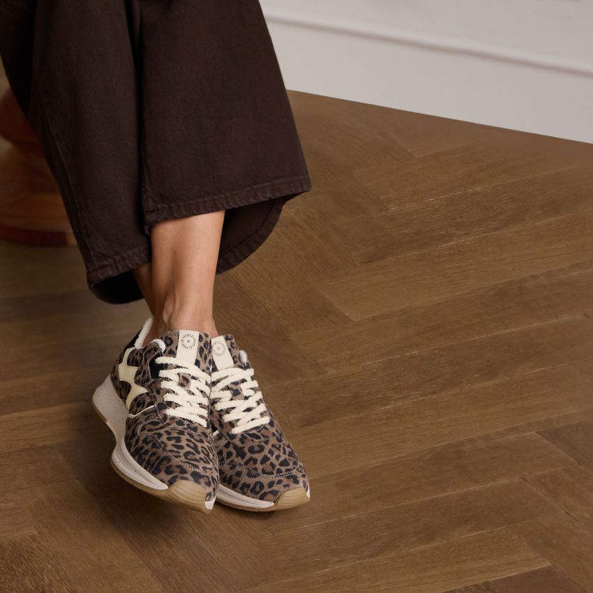 Veloursleder-Sneaker mit Leoprint