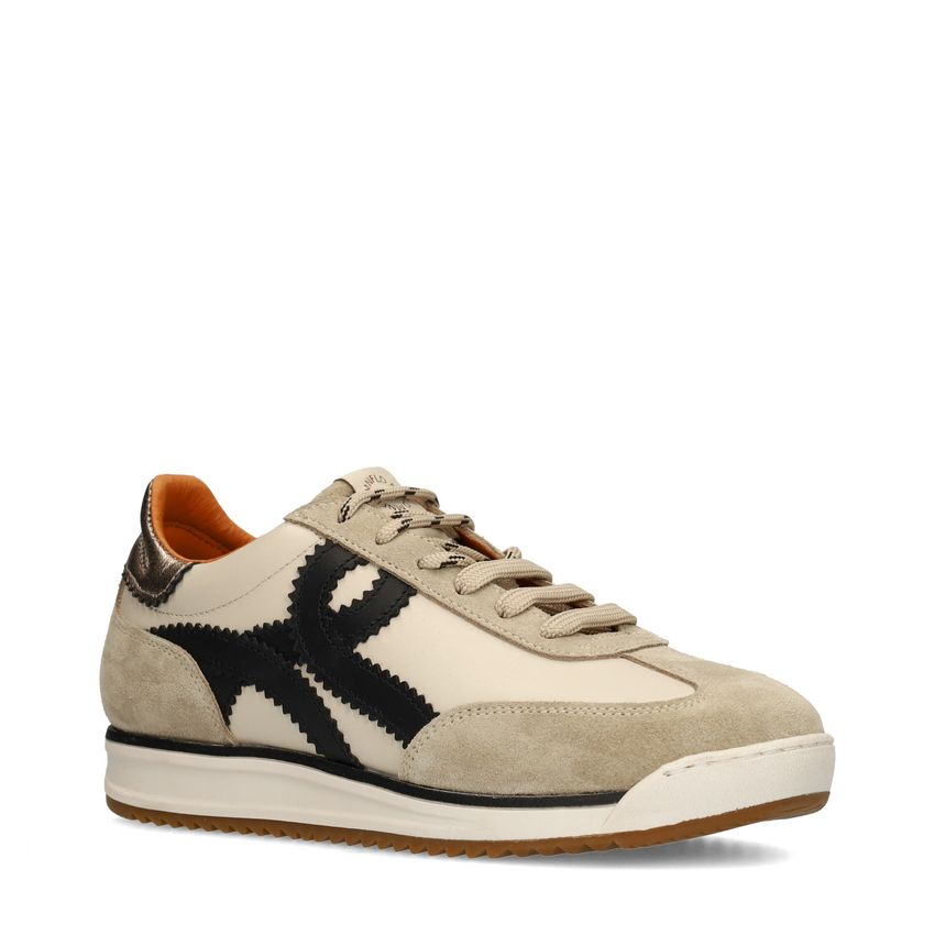 Beige suède sneakers met leren details