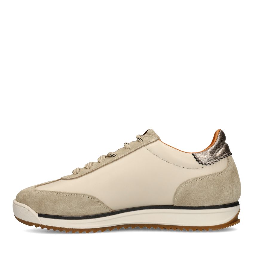 Beige suède sneakers met leren details