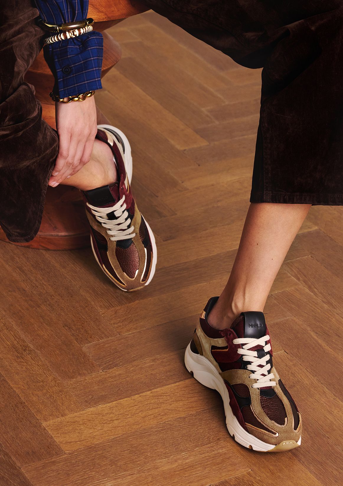 Beige leren sneakers met multicolor details