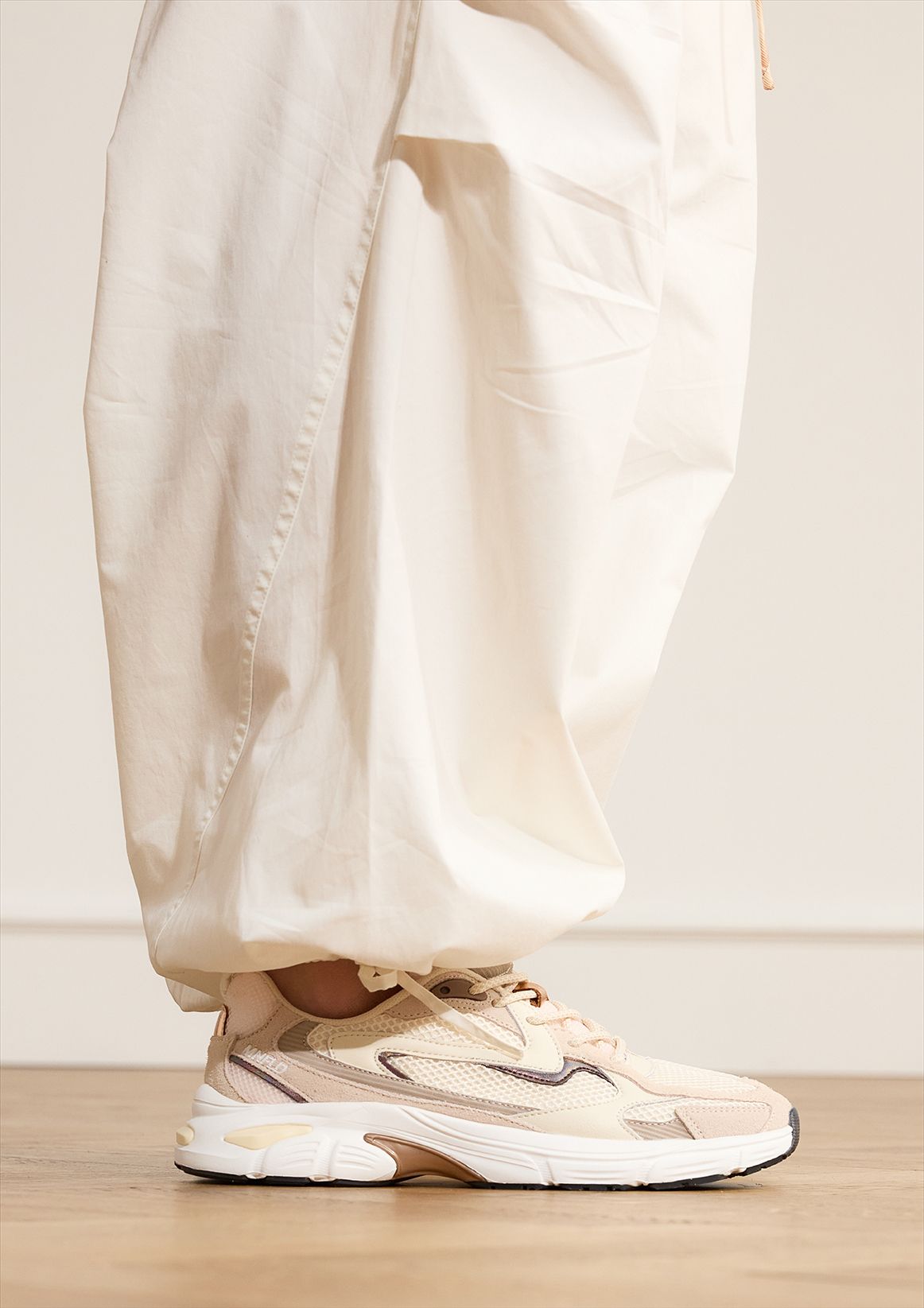 Beige mesh sneakers