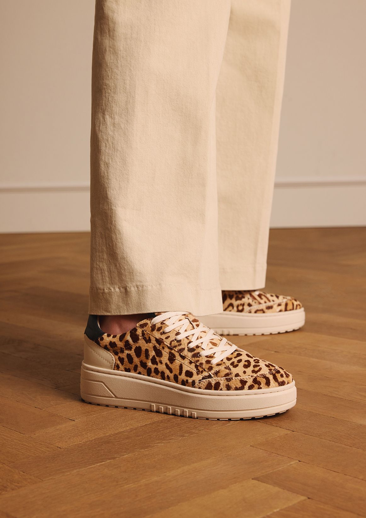 Veloursleder-Sneaker mit Leoprint