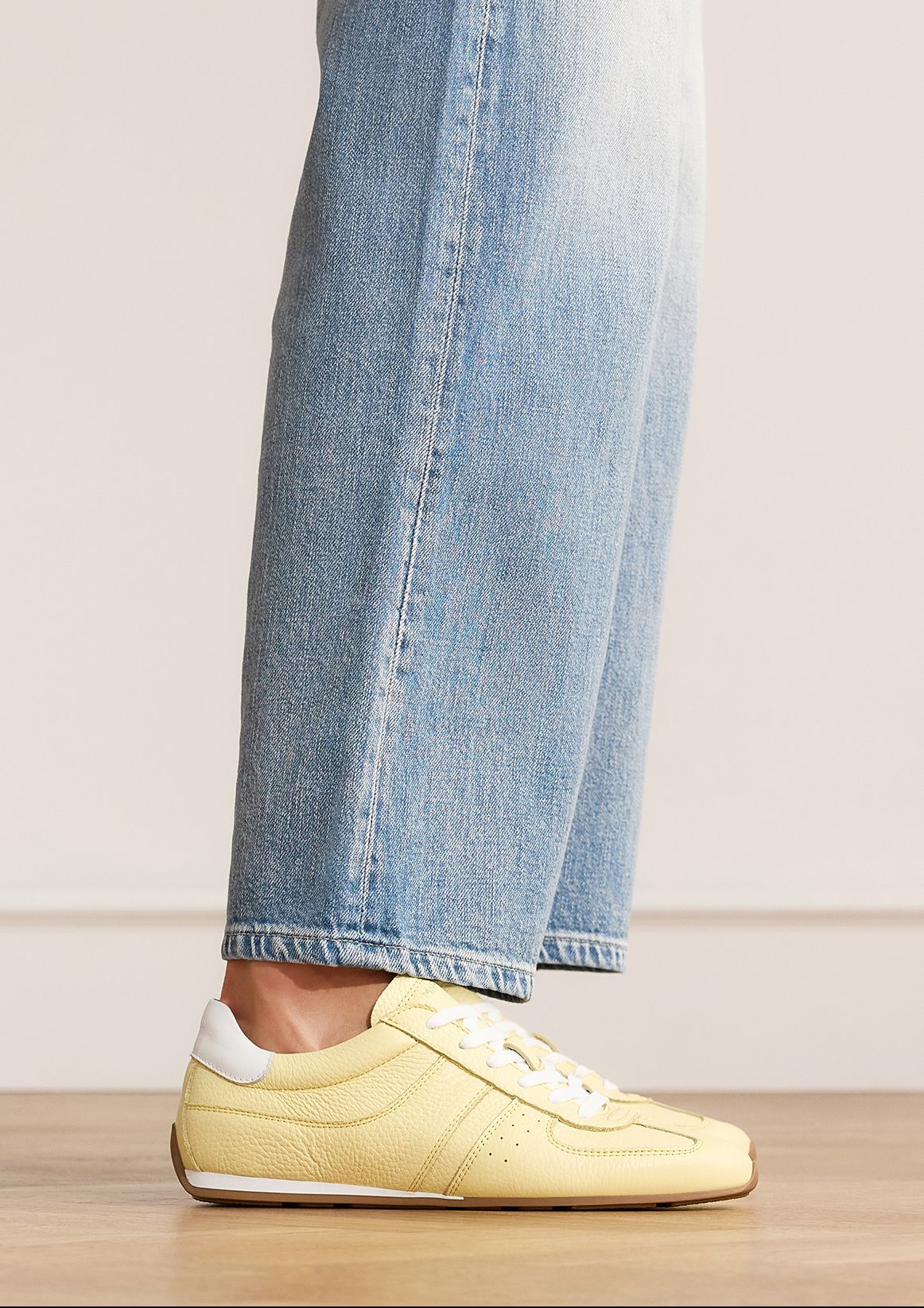 Gele leren sneakers