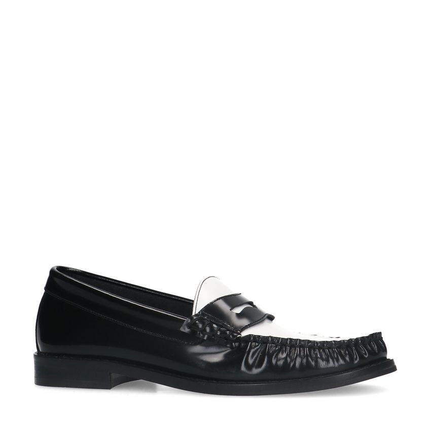 Schwarze Leder-Loafer mit weißem Detail