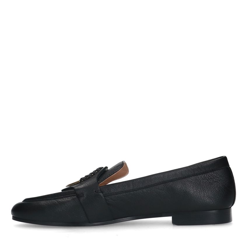 Schwarze Leder-Loafer mit goldfarbenem Detail