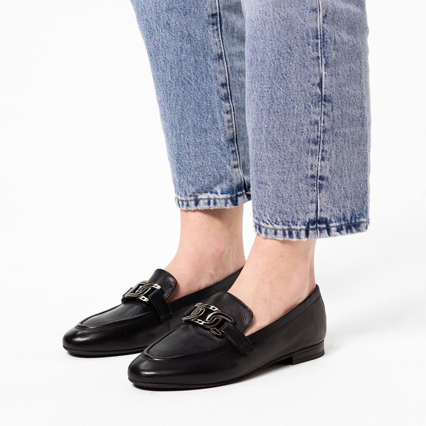 Zwarte leren loafers met detail