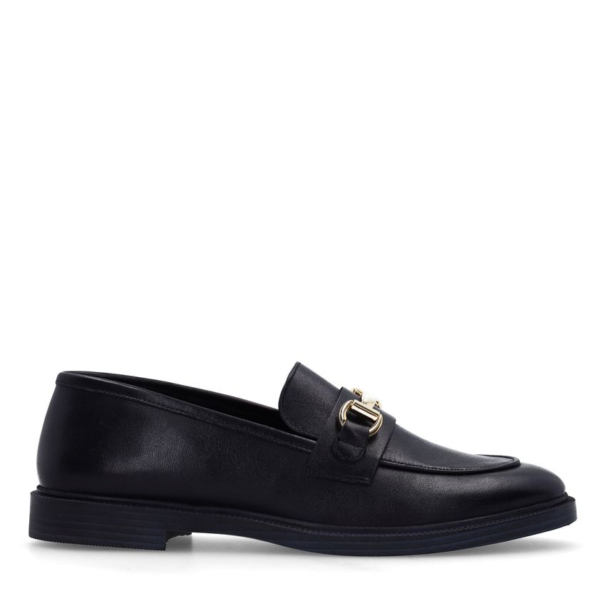 Schwarze Leder-Loafer mit goldfarbenem Detail