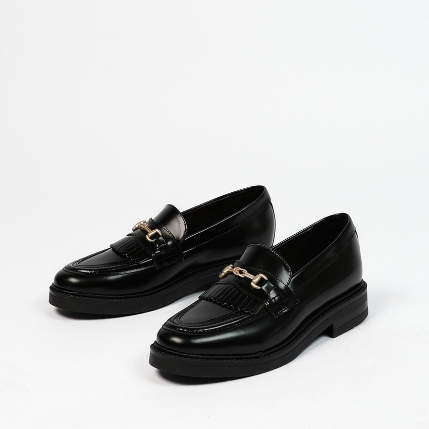 Zwarte leren loafers met goudkleurige chain