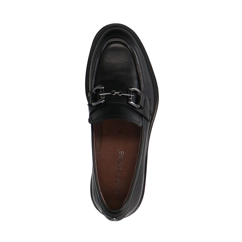Schwarze Leder-Loafer mit silberfarbenem Detail
