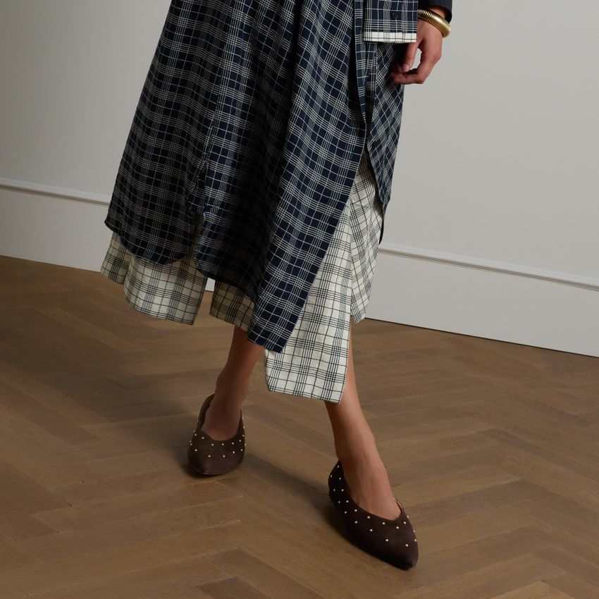 Donkerbruine suède loafers met studs