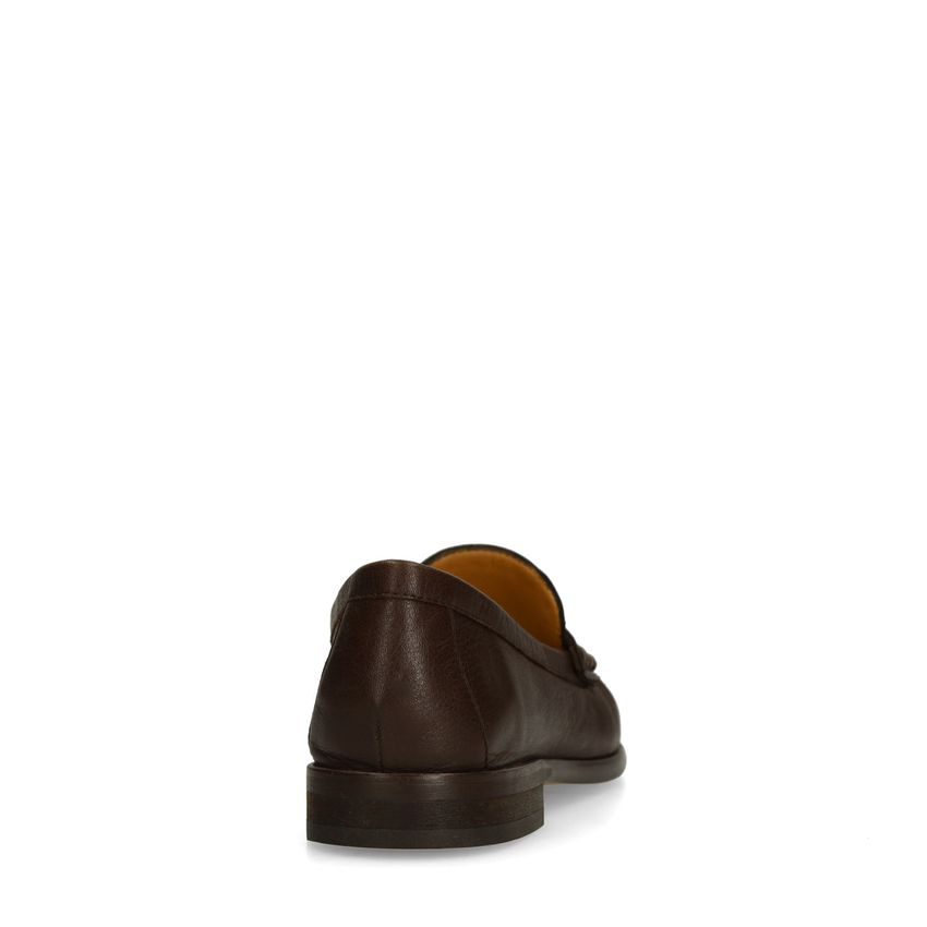 Bruine leren loafers met zilverkleurige studs