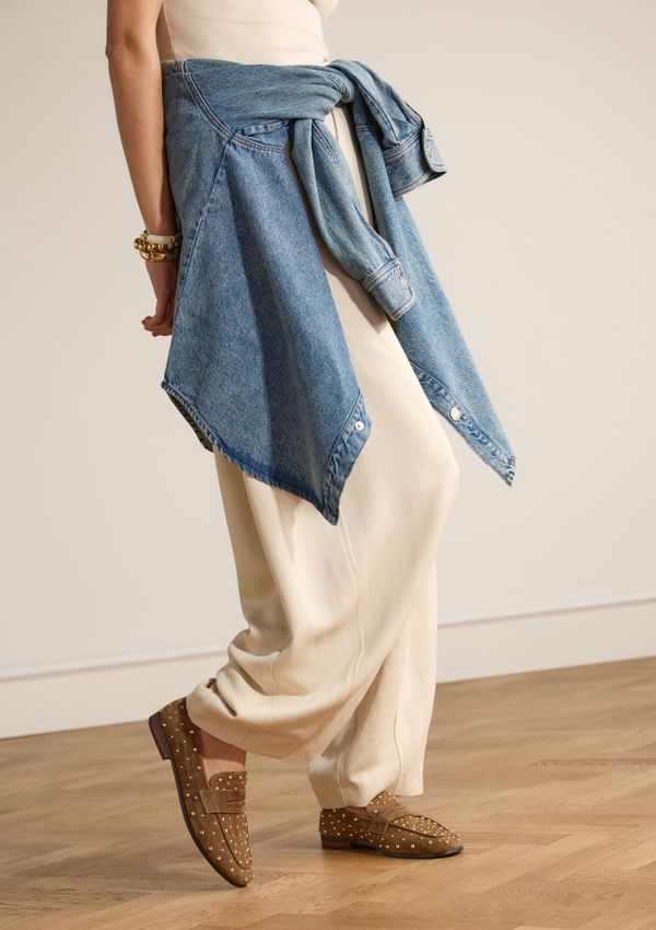 Braune Veloursleder-Loafer mit Nieten