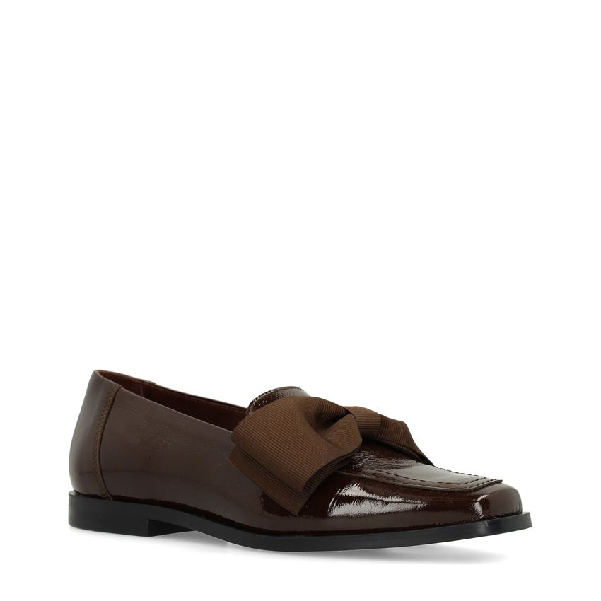 Bruine lakleren loafers met strik