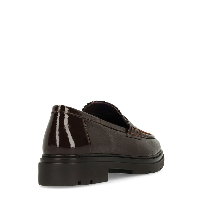 Bruine lakleren loafers