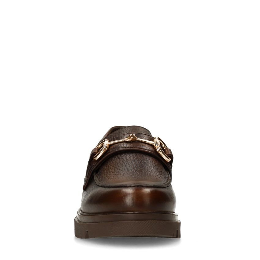 Dunkelbraune Leder-Loafer mit goldfarbener Kette