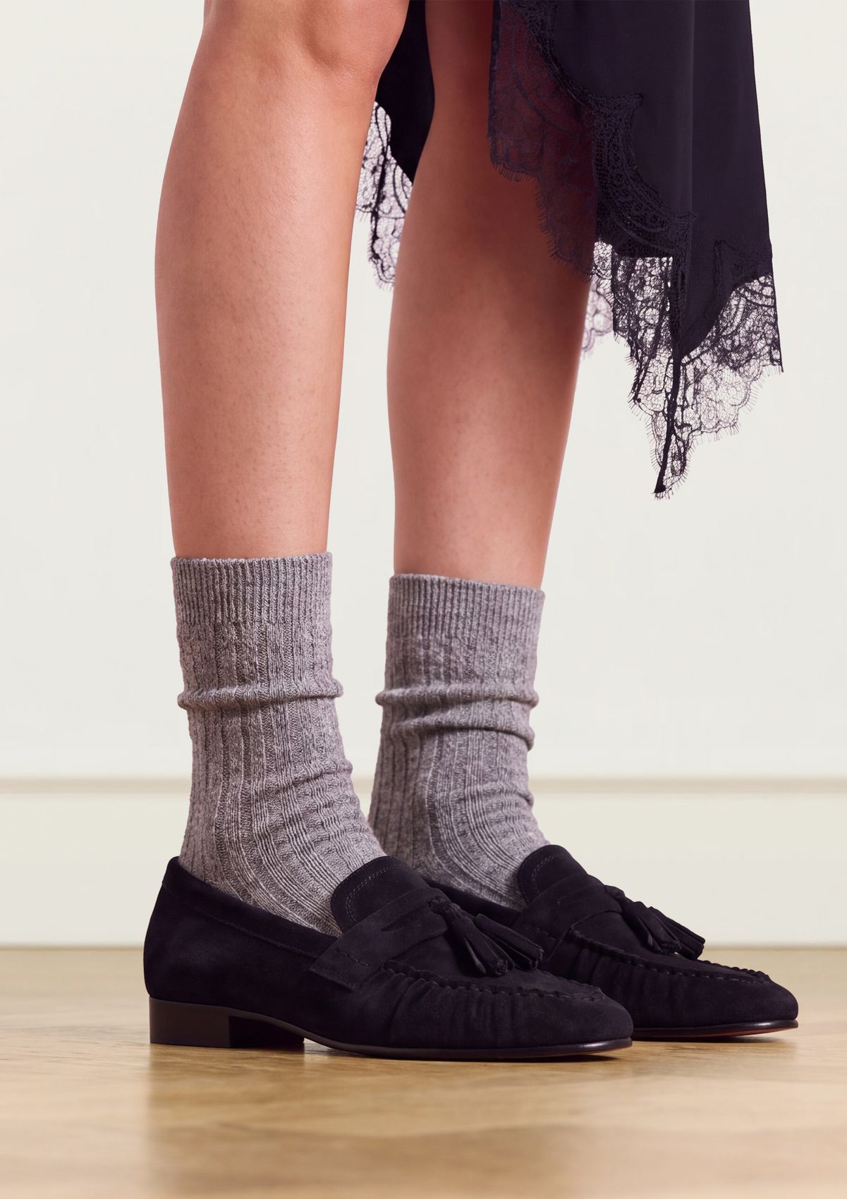 Dunkelblaue Veloursleder-Loafer mit Quasten