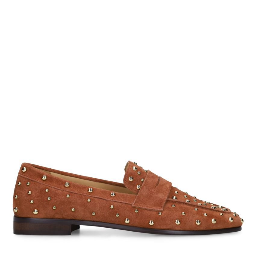 Oranje suède loafers met studs