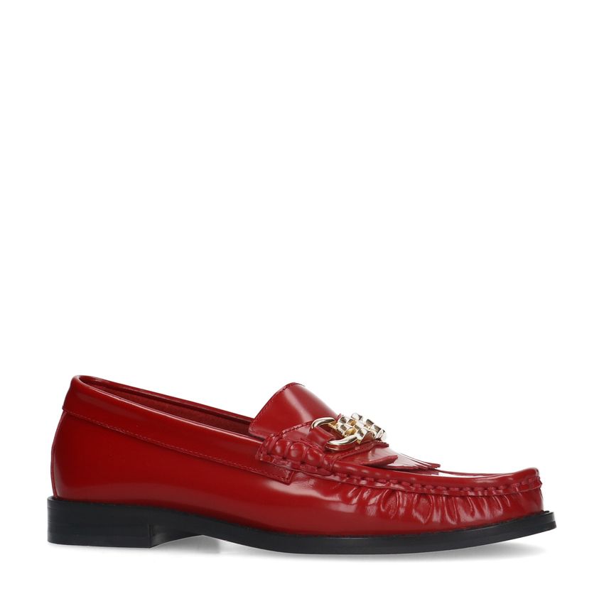 Rote Leder-Loafer mit goldfarbener Kette und Quasten