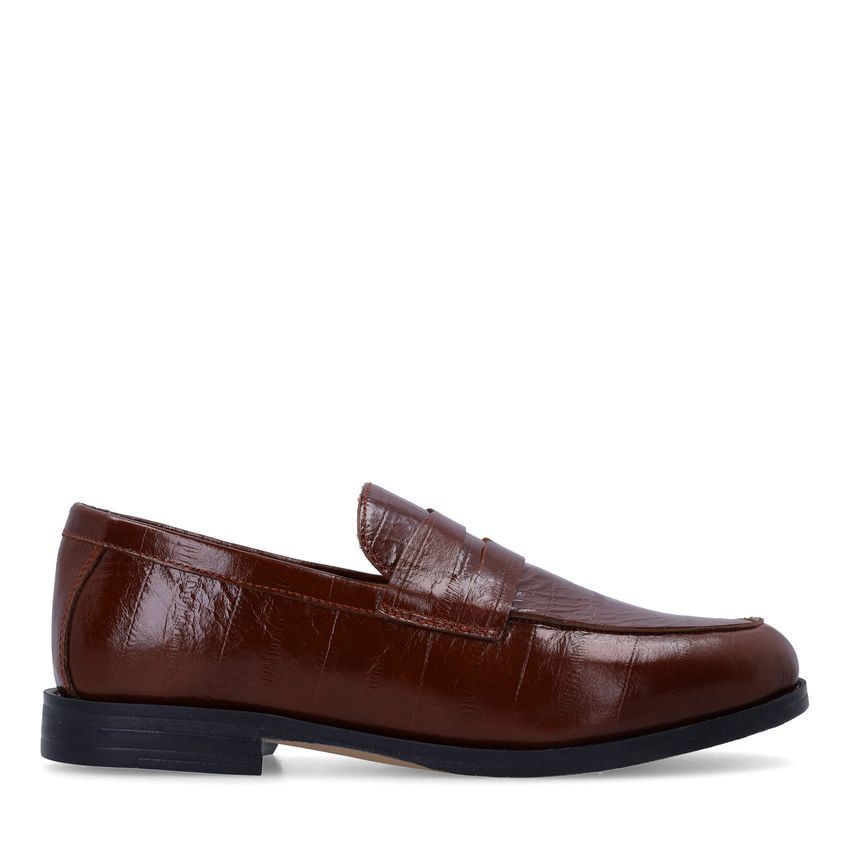 Burgundy lakleren loafers