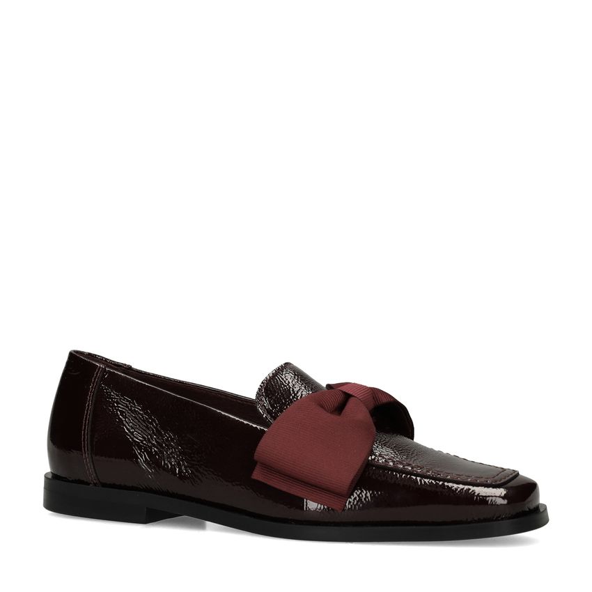 Burgundy lakleren loafers met strik