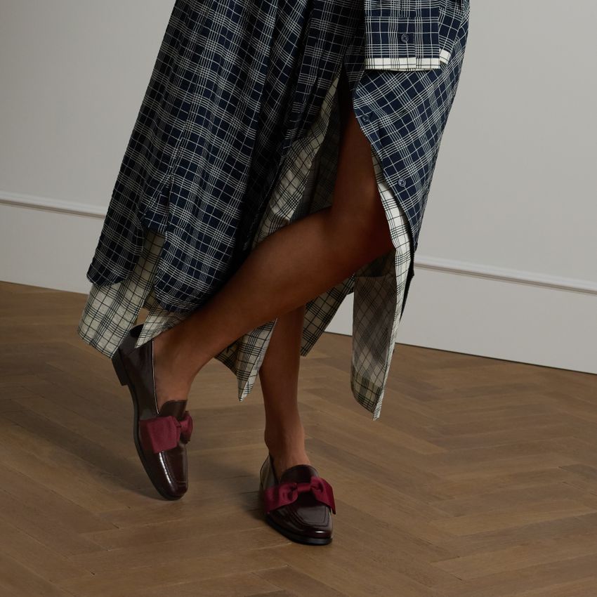 Burgundy lakleren loafers met strik
